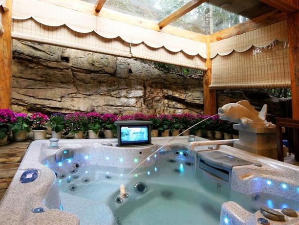 China_60 Stories High 105